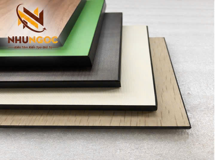 Tấm vách ngăn compact